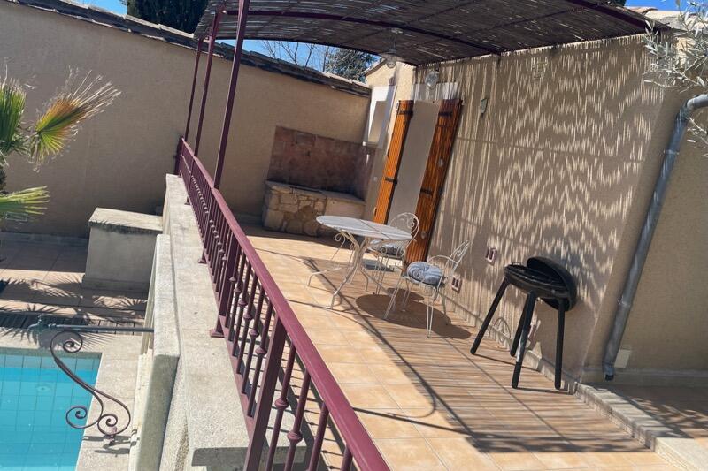 Studio Le Cabanon - B&B with pool view Carpentras