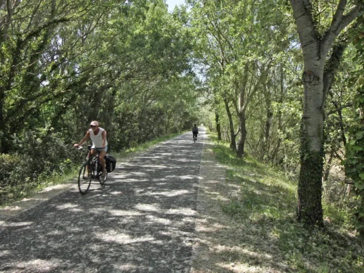 Die Via Venaissia, Radweg in der Nähe von Carpentras