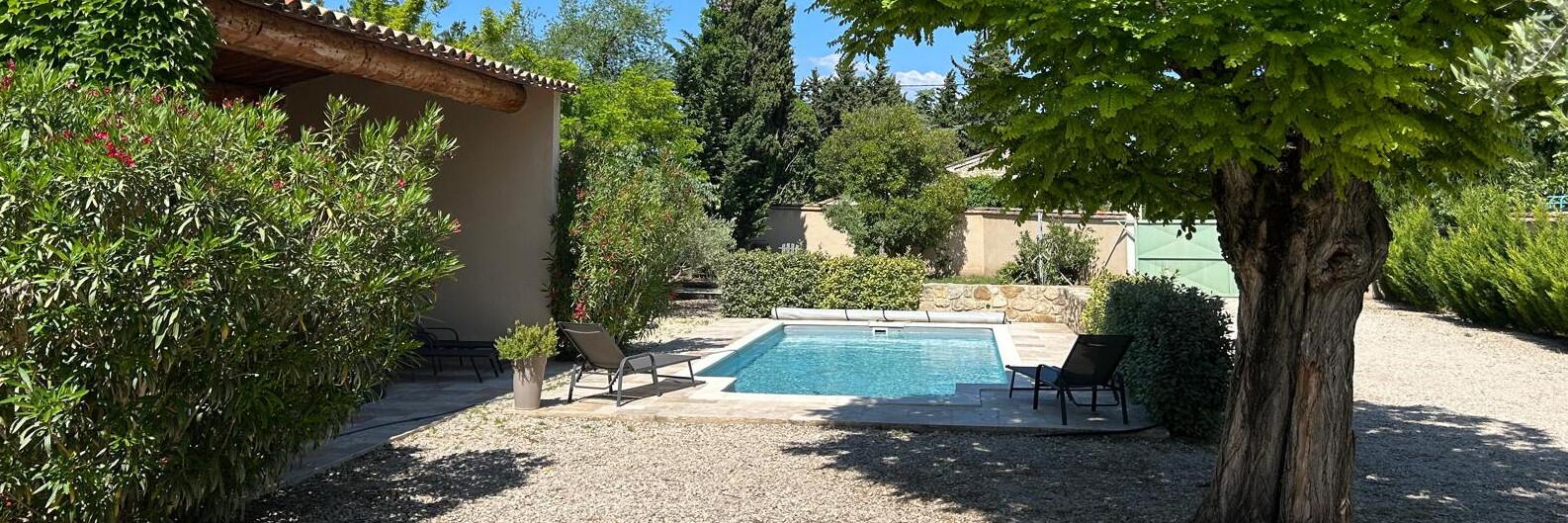 Private pool at Villa Les Célestins in Carpentras